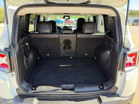 Used 2018 Jeep Renegade Limited w/ UConnect 8.4 Nav Group image 9