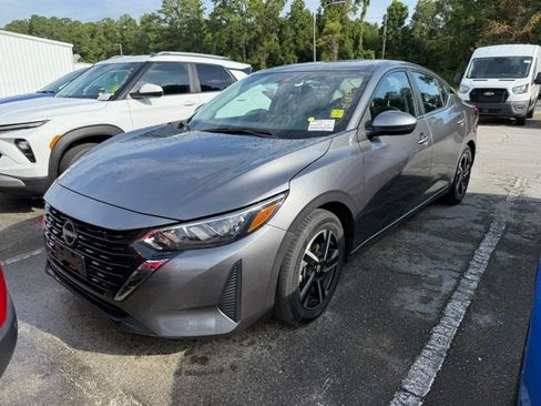 Used 2025 Nissan Sentra SV FWD image 1