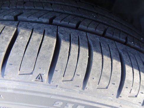 Used 2019 Toyota Camry XSE image 11