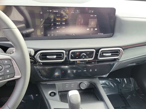 New 2026 Nissan Sentra SR w/ Floor Mat Package FWD image 11