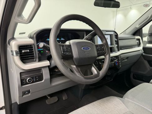 Used 2025 Ford F250 XLT image 17