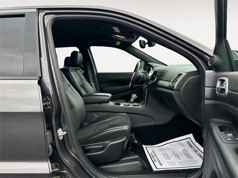 Used 2019 Jeep Grand Cherokee Altitude image 15