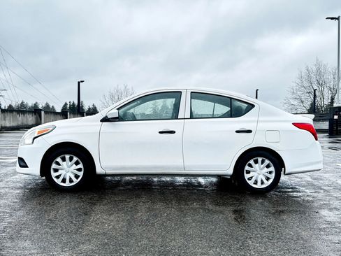 Used 2017 Nissan Versa S Plus image 4