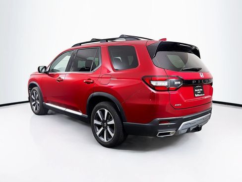 Used 2024 Honda Pilot Touring image 5