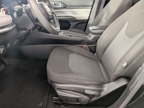 Used 2023 Jeep Compass Sport image 12