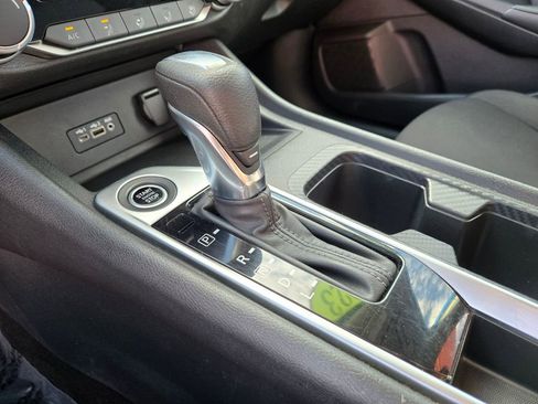 Certified 2023 Nissan Sentra SV FWD image 25