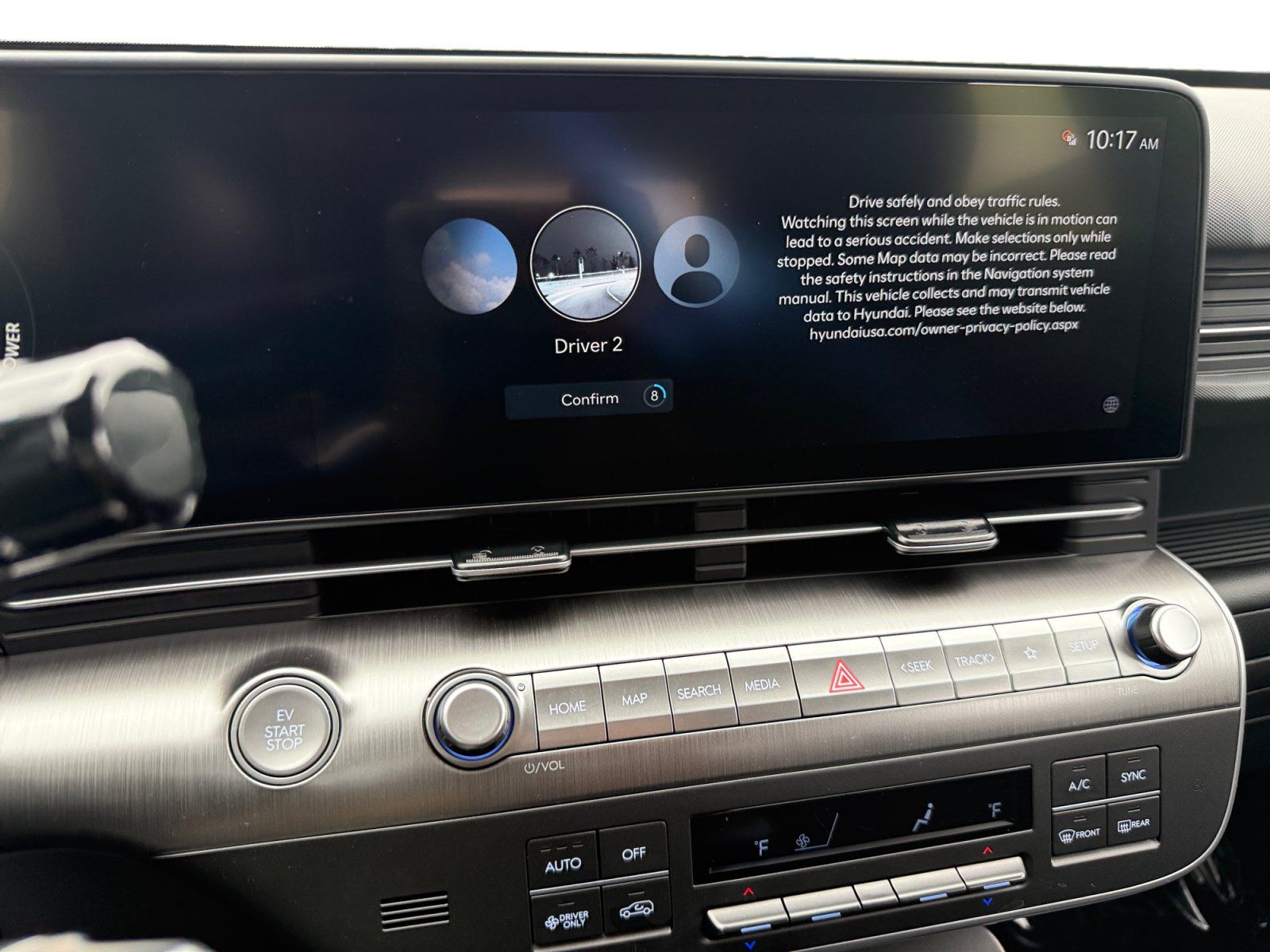 Certified 2025 Hyundai Kona SE FWD image 12