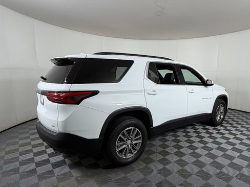 Used 2023 Chevrolet Traverse LT FWD image 4