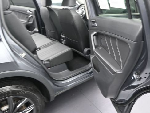 Used 2023 Volkswagen Tiguan SE FWD image 13