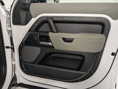 Used 2020 Land Rover Defender 110 S image 23