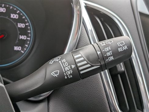 Used 2021 Chevrolet Equinox LT image 29