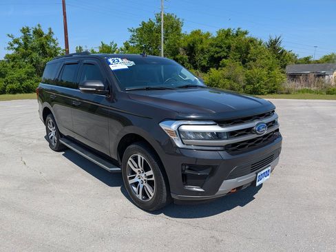 Certified 2023 Ford Expedition XLT image 2