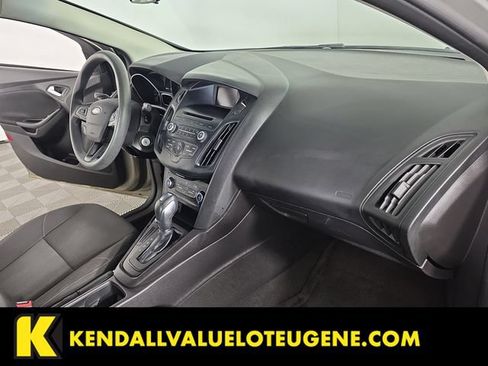 Used 2015 Ford Focus SE FWD image 26