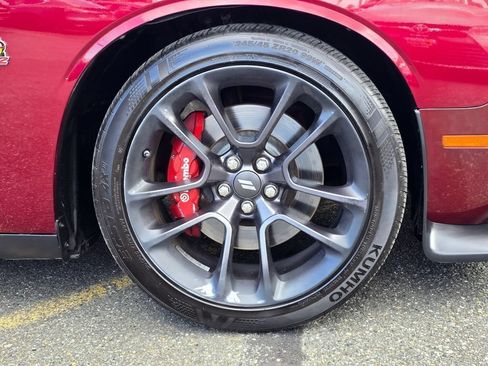 Used 2022 Dodge Challenger R/T Scat Pack w/ Driver Convenience Group RWD image 10