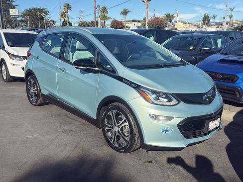 Used 2019 Chevrolet Bolt Premier w/ Infotainment Package image 8