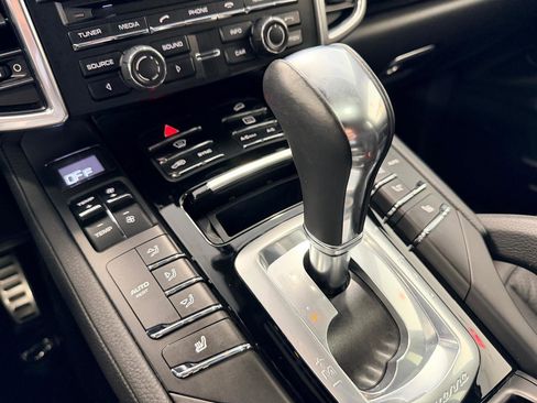 Used 2014 Porsche Cayenne S image 39