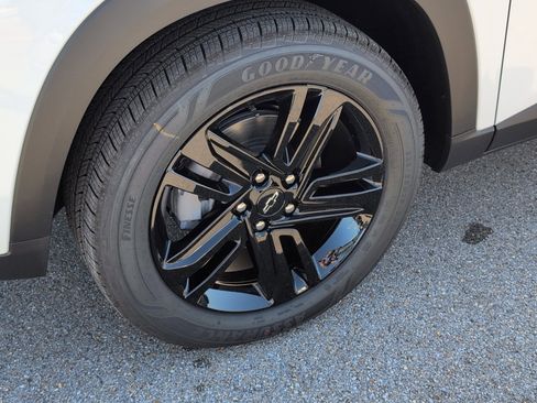 New 2026 Chevrolet Trax ACTIV w/ Sunroof Package image 11