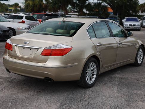 Used 2011 Hyundai Genesis 3.8 RWD image 11