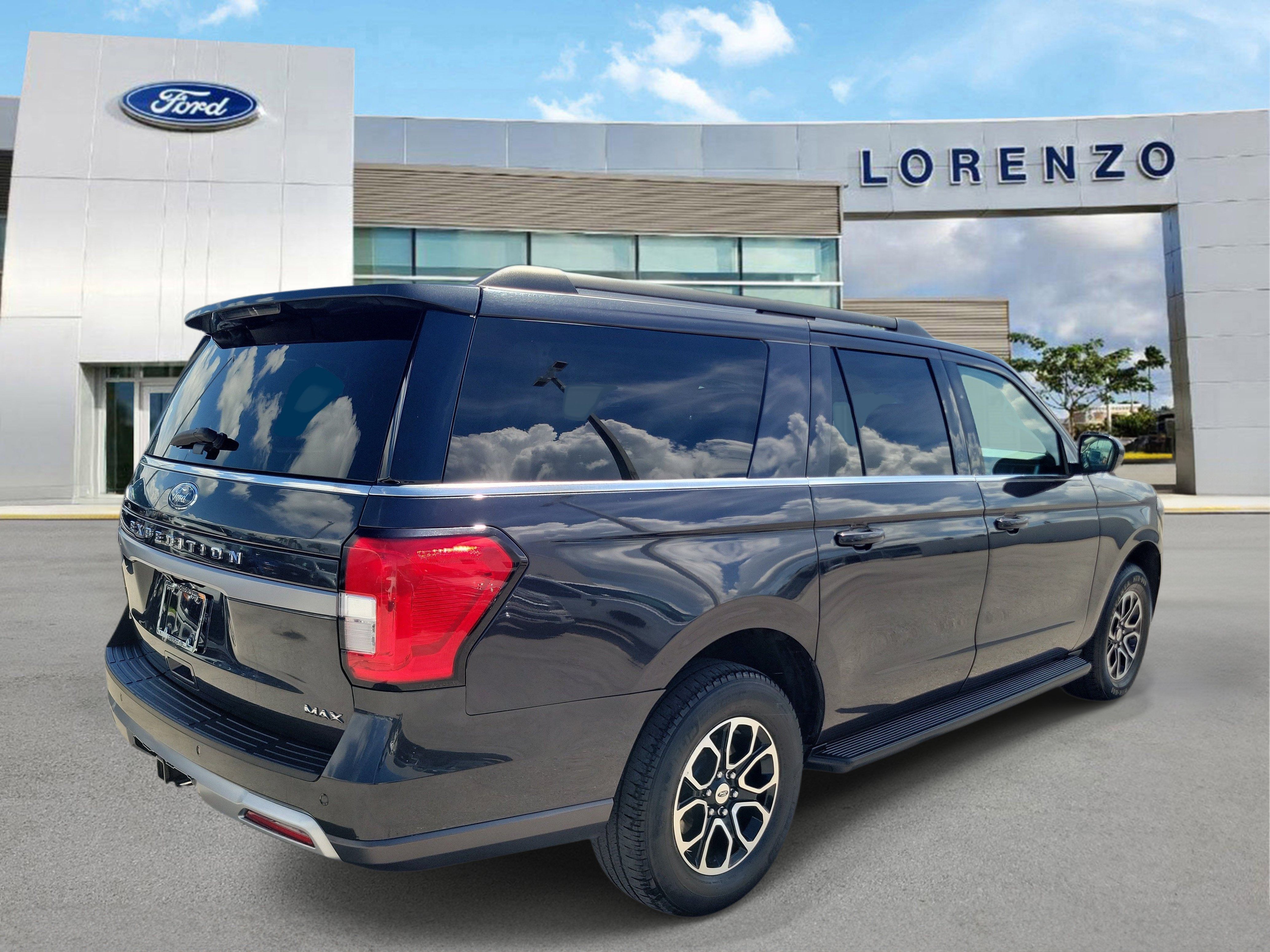 Used 2024 Ford Expedition Max XLT AWD/4WD image 5