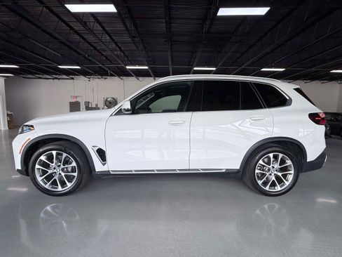 Used 2026 BMW X5 xDrive40i AWD/4WD image 3