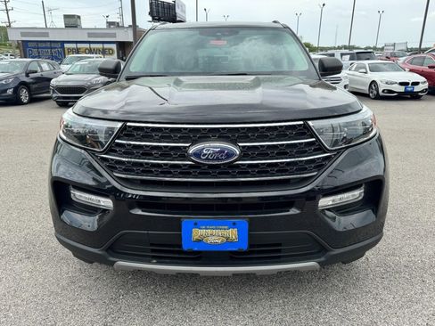 Used 2023 Ford Explorer XLT w/ Equipment Group 202A image 9