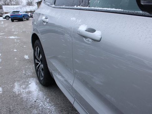 Used 2025 Volvo XC60 B5 Plus image 43