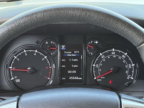 Used 2023 Toyota 4Runner SR5 Premium w/ Moonroof Package RWD image 13