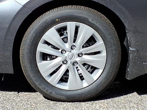 New 2025 Nissan Sentra S image 5