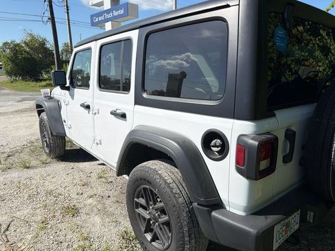 Used 2025 Jeep Wrangler Unlimited Sport AWD/4WD image 6