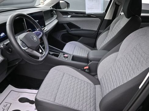 Used 2025 Volkswagen Tiguan S FWD image 29