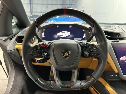 Used 2024 Lamborghini Revuelto AWD/4WD image 31