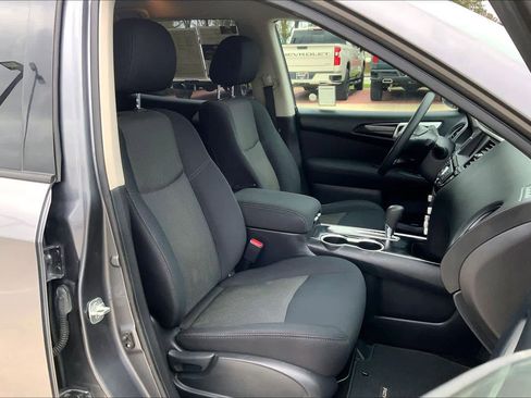 Used 2017 Nissan Pathfinder S image 8
