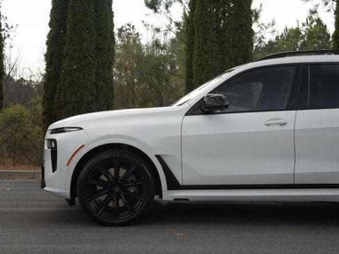 Used 2025 BMW X7 M60i w/ Executive Package image 7