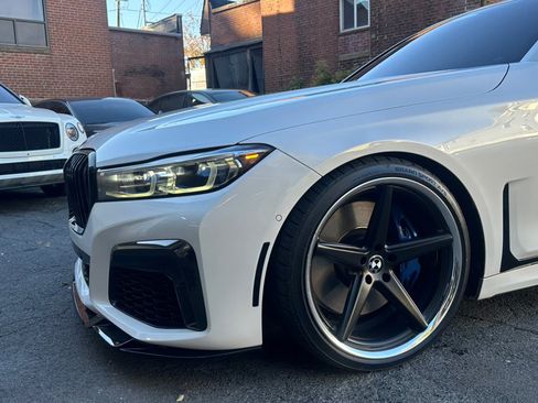 Used 2020 BMW 750i xDrive w/ M Sport Package AWD/4WD image 2