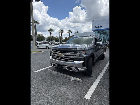 Used 2020 Chevrolet Silverado 1500 LTZ w/ LTZ Premium Package AWD/4WD image 9