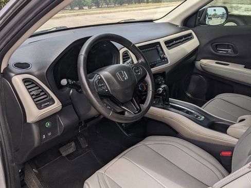 Used 2022 Honda HR-V LX image 9