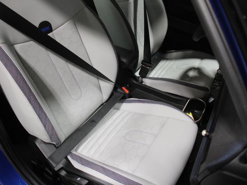 Certified 2025 MINI Cooper S image 18