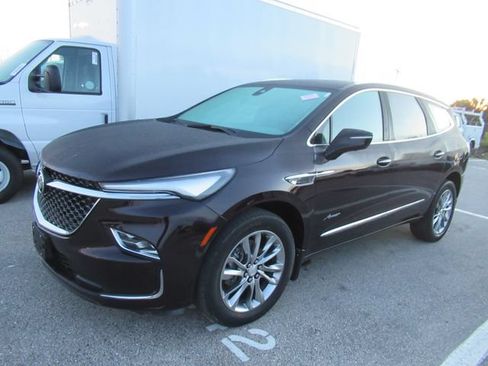 Used 2022 Buick Enclave Avenir w/ Avenir Technology Package AWD/4WD image 3