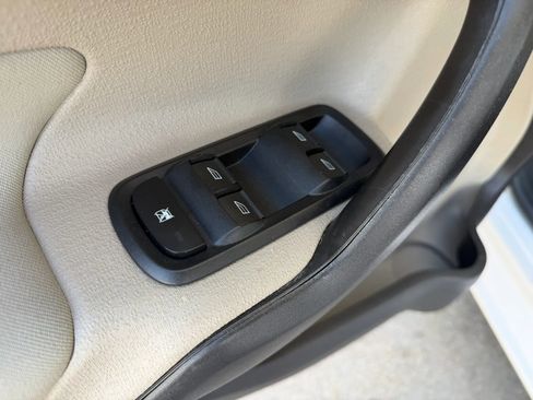 Used 2018 Ford Fiesta SE FWD image 10