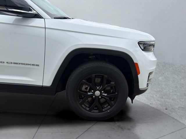 Used 2022 Jeep Grand Cherokee L Limited AWD/4WD image 34