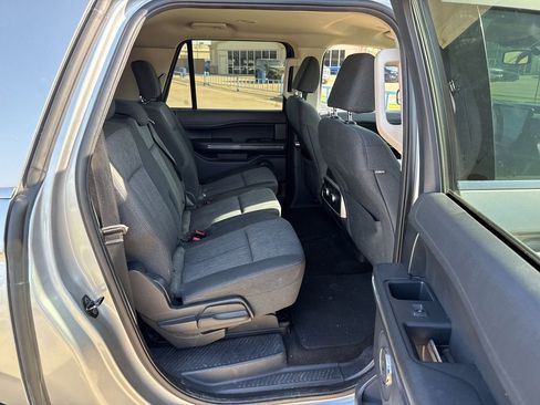Used 2022 Ford Expedition Max XLT image 12