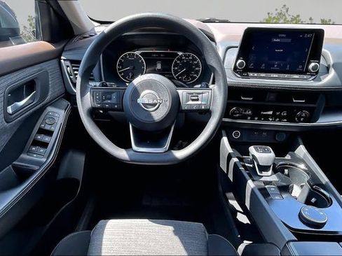 Used 2023 Nissan Rogue SV AWD/4WD image 5