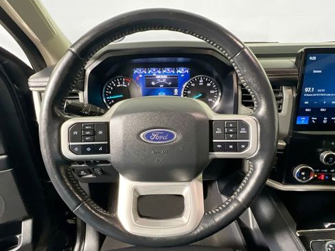 Used 2024 Ford Expedition XLT AWD/4WD image 17