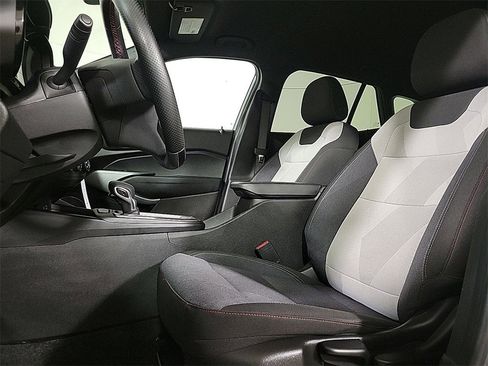 Certified 2024 Chevrolet Trax RS w/ Driver Confidence Package image 12