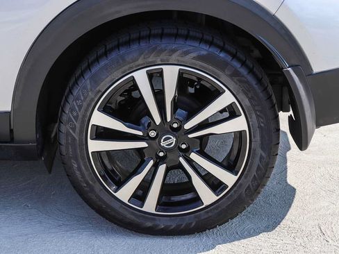 Used 2019 Nissan Kicks SV FWD image 12