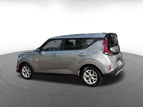 Used 2025 Kia Soul LX w/ LX Technology Package image 10