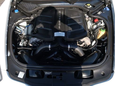 Used 2016 Porsche Panamera S image 15