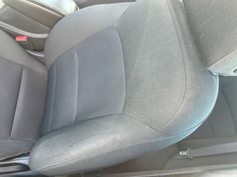Used 2017 Chevrolet Cruze LT FWD image 3