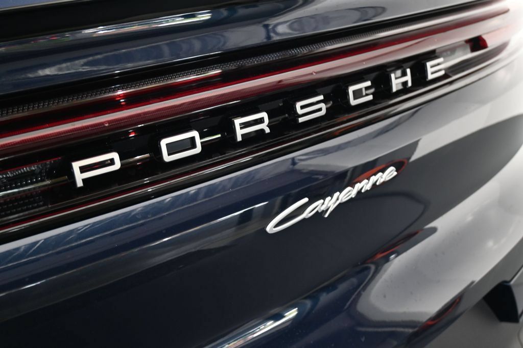 Certified 2026 Porsche Cayenne Coupe AWD/4WD image 35