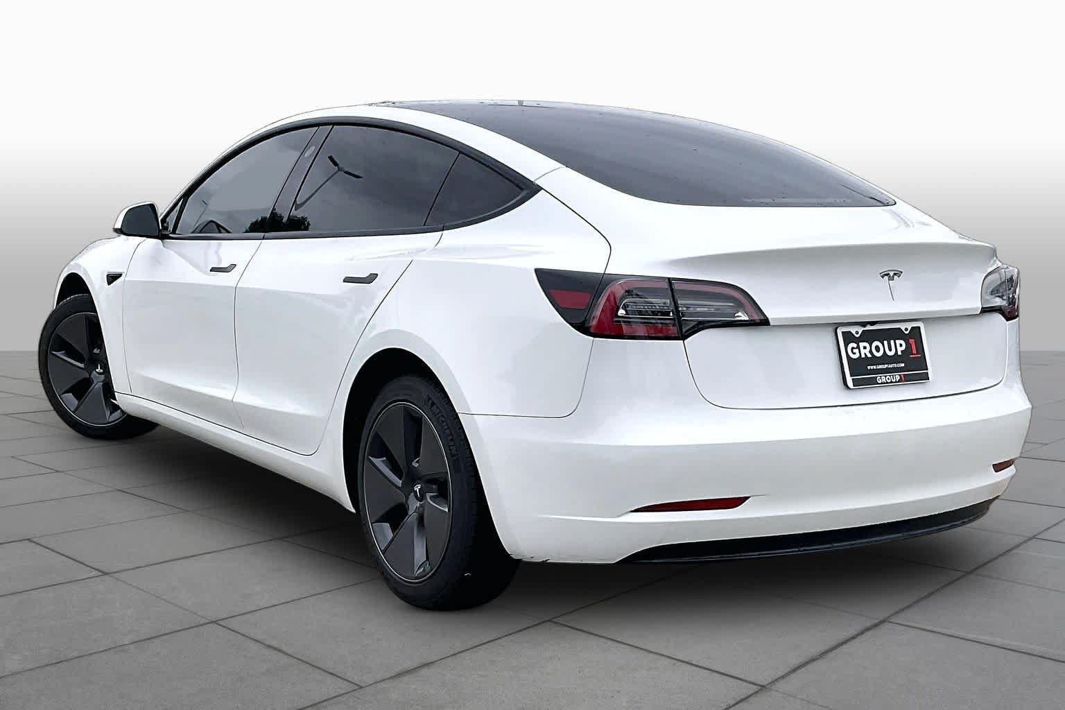 Used 2023 Tesla Model 3 Standard Range RWD image 9